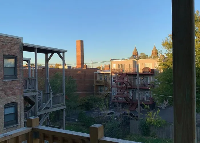 Entire With Private Balcony *