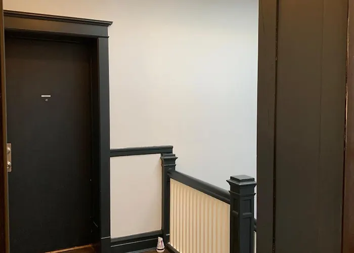 Entire With Private Balcony *