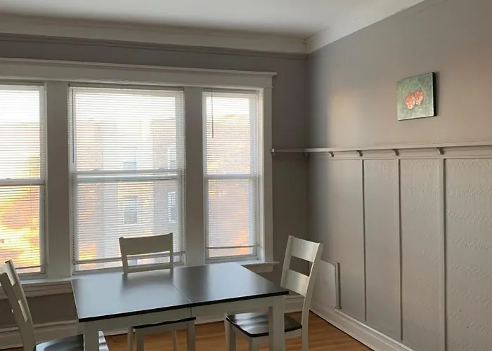 Entire With Private Balcony Апартаменты