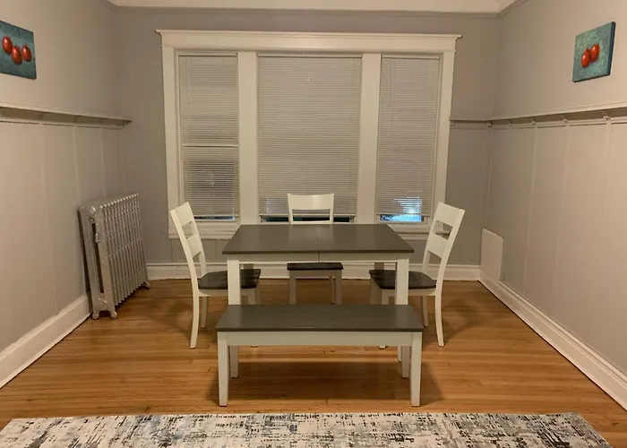 Entire With Private Balcony *