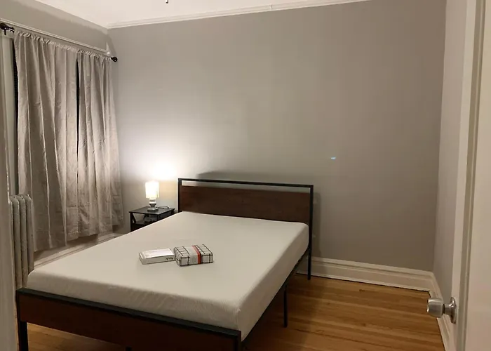 Entire With Private Balcony Чикаго